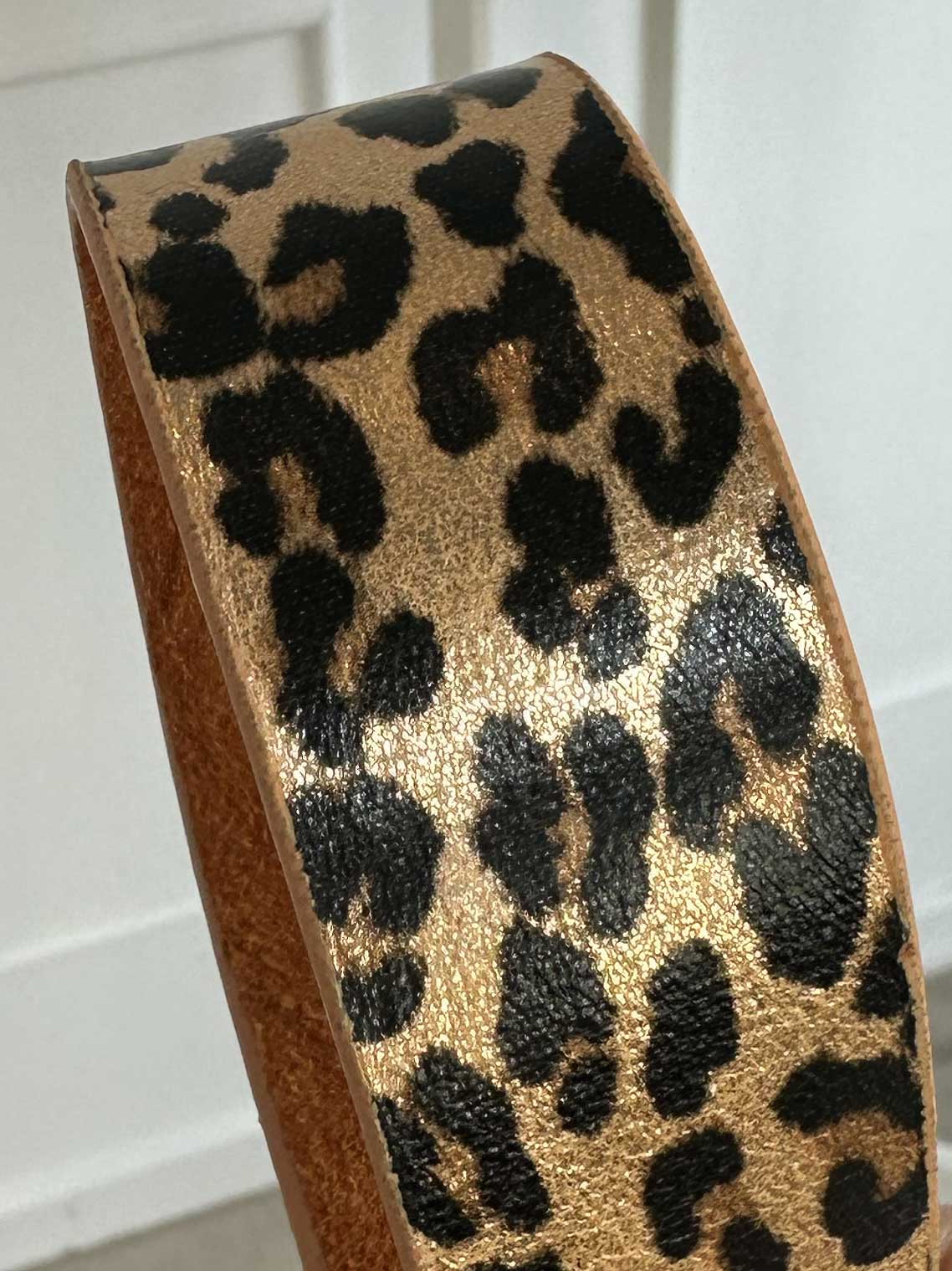 Harmony - Bælte med leopardprint og guld spænde